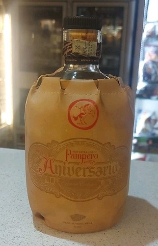 Bottiglia vuota rum pampero - rum,
