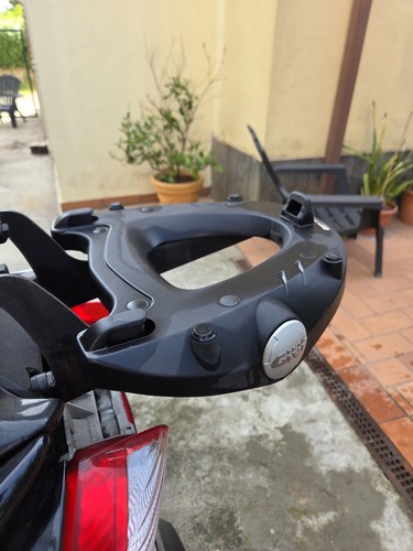 Staffa attacco baule givi - attacco,
