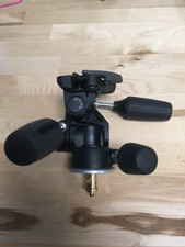 Testa treppiede inclinabile/pan Manfrotto con piastra fotocamera RC2