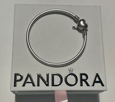 Bracciale rigido Pandora con chiusura a cuore Infinity In ottime condizioni