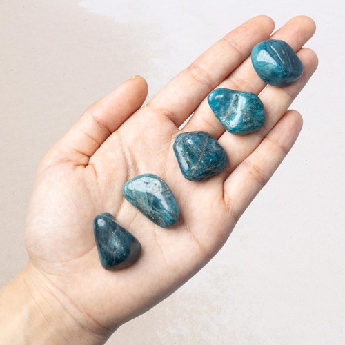 Pietra apatite blu cristallo