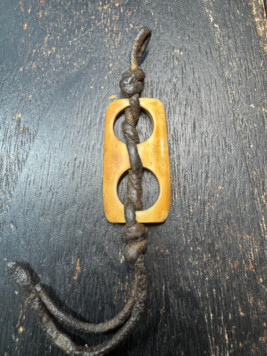 Ciondolo dente tribale vintage