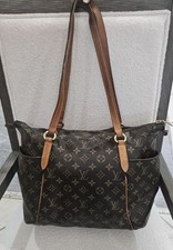 Louis Vuitton LV Shoulder Bag