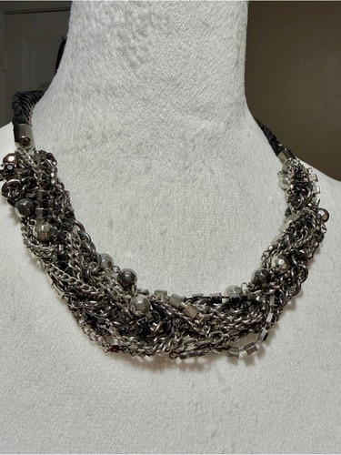 Collana con dichiarazione