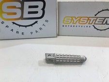 PEDANA ANTERIORE DESTRA TRIUMPH DAYTONA 955 SPEED TRIPLE 955 T2080860