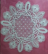 Centrino a tombolo REALIZZATO A MANO