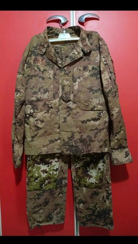 Lovers r l uniforme - a.m.,