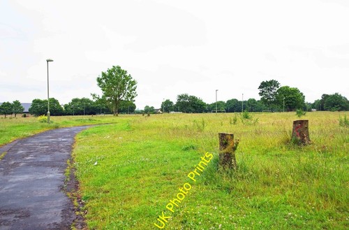 Photo 6x4 footpath linking - footpath,