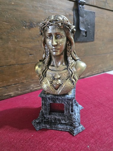 Statua madonna delle - lacrime, e