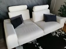 Divano in pelle bianca pieno fiore