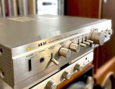 AKAI PS 200C preamplificatore