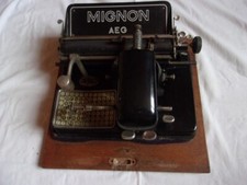 Machine à écrire ancienne