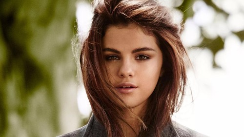 Selena gomez con - con, capelli