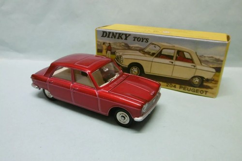 Peugeot berline 204 rouge - ,