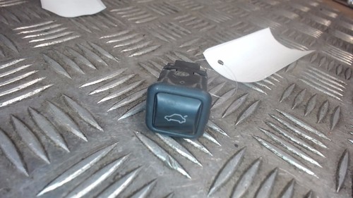 Interruttore pulsante