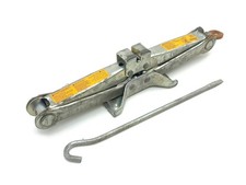 Nissan 350Z 2004 Essence Cric