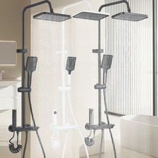 Colonna doccia con miscelatore nero e soffione a cascata