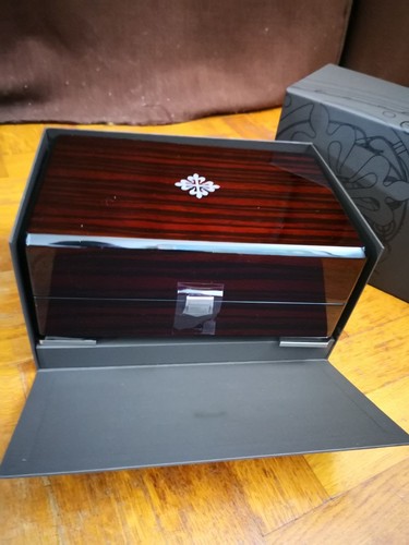 Patek philippe wooden box - patek,