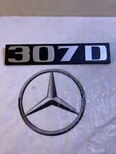 MERCEDES W602 T2 DISTINTIVO TARGHETTA DEL TIPO "307D" OEM A6018171615