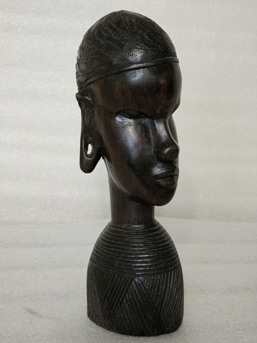 Statua busto arte tribale
