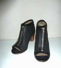 Stivaletti neri in pelle zip