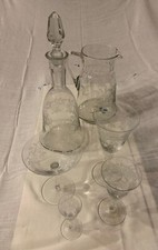 Antico servizio bicchieri