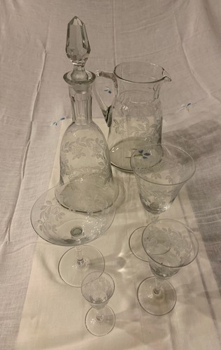 Antico servizio bicchieri