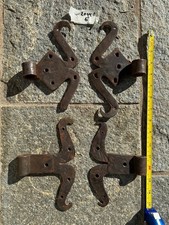 LOTTO 5 ANTICHE CERNIERE IN FERRO BATTUTO EPOCA 1700