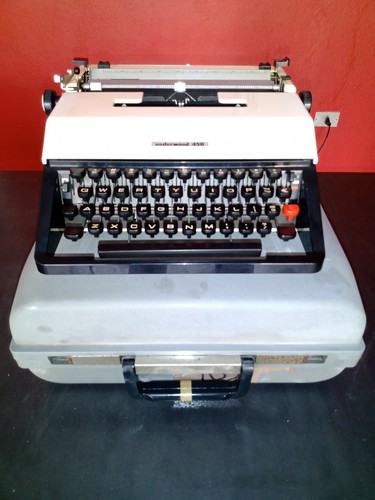 Macchina scrivere underwood - da,