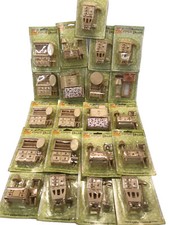 21  MOBILI ARREDI IN MINIATURA