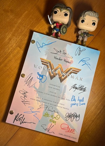 Scritta wonder woman firmata - firmata,