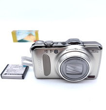 FUJIFILM FinePix F550EXR 15x