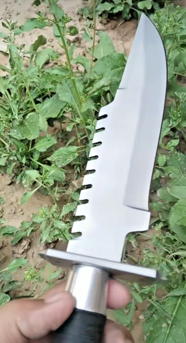 Coltello bowie acciaio - acciaio, d2