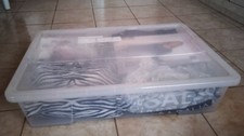 CONTENITORE IN PLASTICA CON COPERCHIO misure 56x79x25 può stare sotto il letto