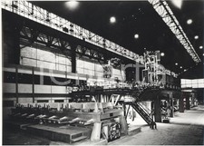 1965 ca GENOVA - Interno dei capannoni ITALSIDER *Foto INDUSTRIA  24x18