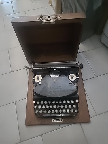 Macchina scrivere adler - da,