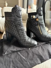 Stivaletti CHANEL neri in