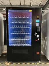 Distributore automatico snack e bevande completamente attrezzato