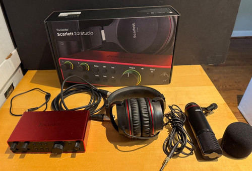Focusrite scarlett 2i2 studio - scarlett,