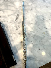 Silver YAMAHA YFL-472 SOLID