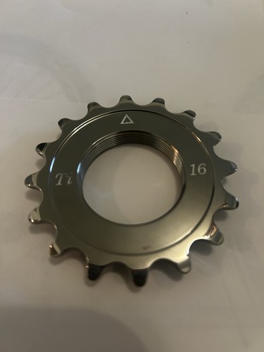 Raketa ingranaggio pista