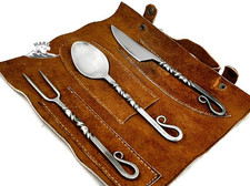 SET POSATE FORGIATO CAMPEGGIO CON CUSTODIA COLTELLO CUCCHIAIO FORCHETTA BBQ