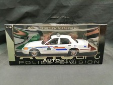 AUTOart 72706 Ford Crown Victoria Royal Canadian Mounted Police