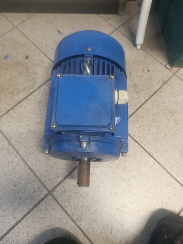 Motore elettrico trifase - motore,