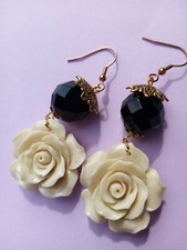 Orecchini vintage rose resina