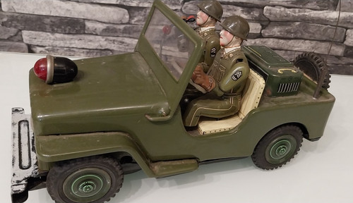 Vecchia jeep militare - jeep,