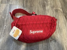 Marsupio Supreme Rosso Modello