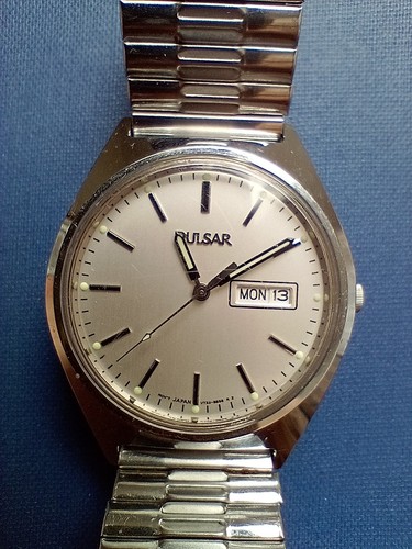 Pulsar quartz day date vintage - day,