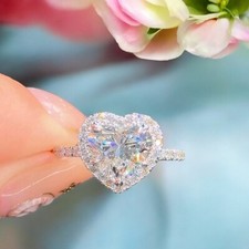 Anello di fidanzamento in