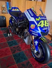 Valentino Rossi Moto Yamaha YZR-M1 1:4 DeAgostini Modellino Completo VR46